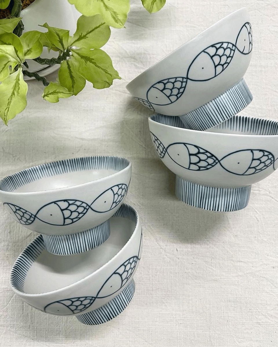 Tobeyaki Teller aus der Fischserie im natürlichen Stil